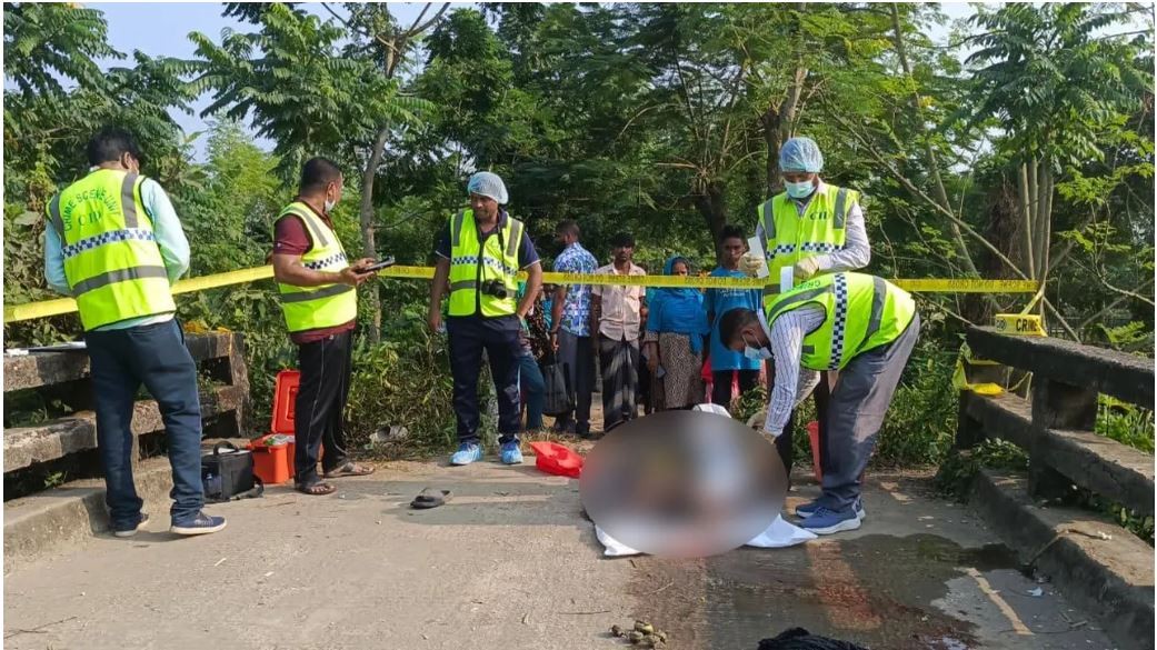 কালভার্টের নিচ থেকে অজ্ঞাত যুবকের মরদেহ উদ্ধার